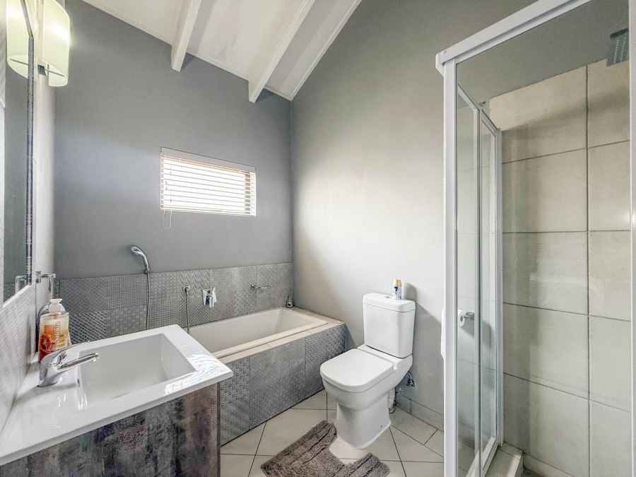 7 Bedroom Property for Sale in Melodie North West